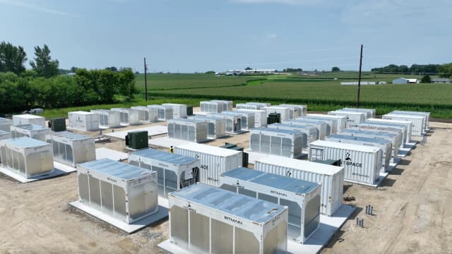 Antminer S21+ Hydro (395 TH)